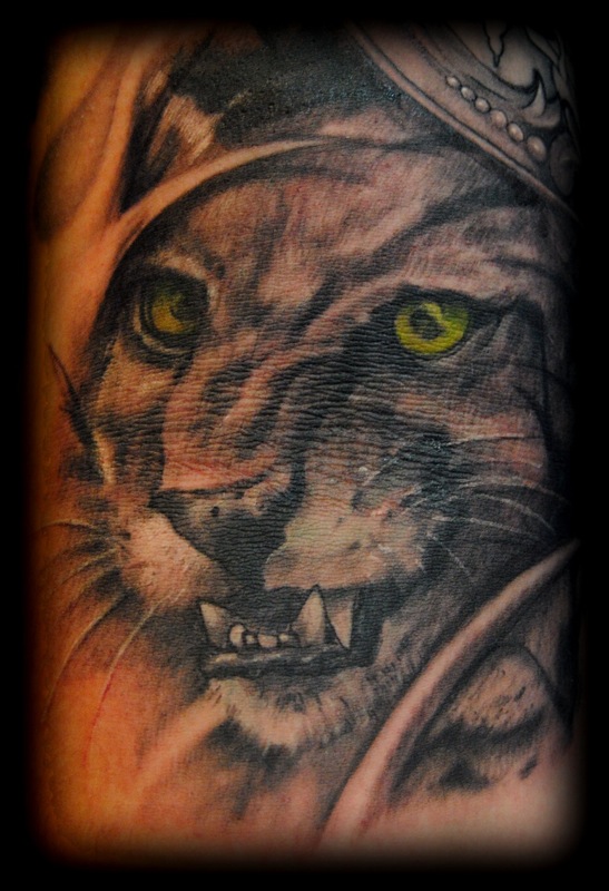 Detail of the Panther right after tattooed!! Stay tuned for updates soon!
