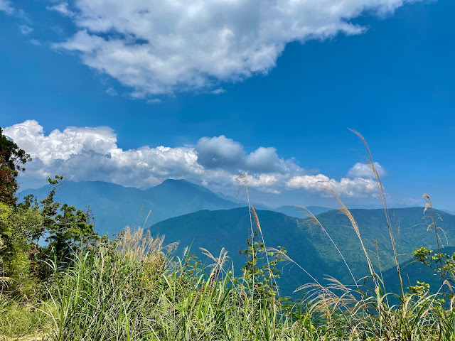 往橫屏山西峰