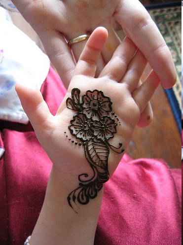 Easy Mehndi Design for Kids hands 2013 - 2014 Photos , Easy Mehndi Design for Kids hands 2013 - 2014 Pics, Easy Mehndi Design for Kids hands 2013 - 2014 Images, Easy Mehndi Design for Kids hands 2013 - 2014 Pictures