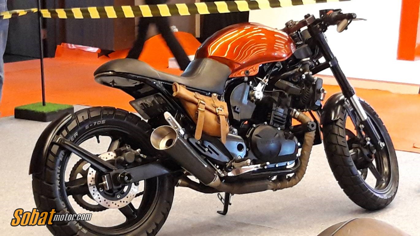 GIIAS Medan 2018 Modifikasi Suzuki Inazuma 250 Ala Cafe Racer Ini Simpel Tapi Keren