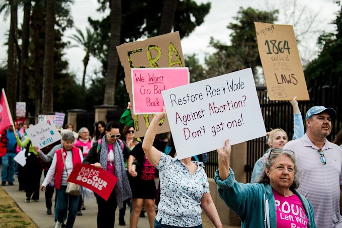 Chaos and confusion ensue at abortion clinics after Arizona court rules 1864 ban is enforceab