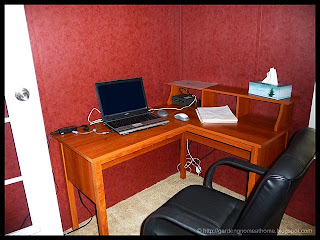 vacation home office desk and chair