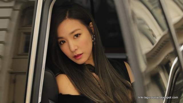 Lirik Lagu Tiffany Young - Over My Skin dan Terjemahnya