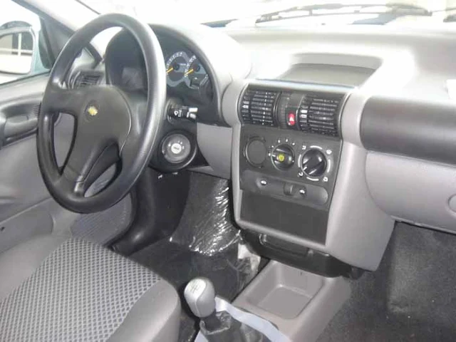 Corsa Classic 2012 - interior - volante