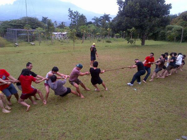 Permainan Tradisional Tarik Tambang