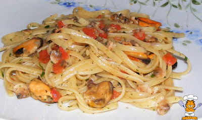 Spaghetti con cozze e vongole.