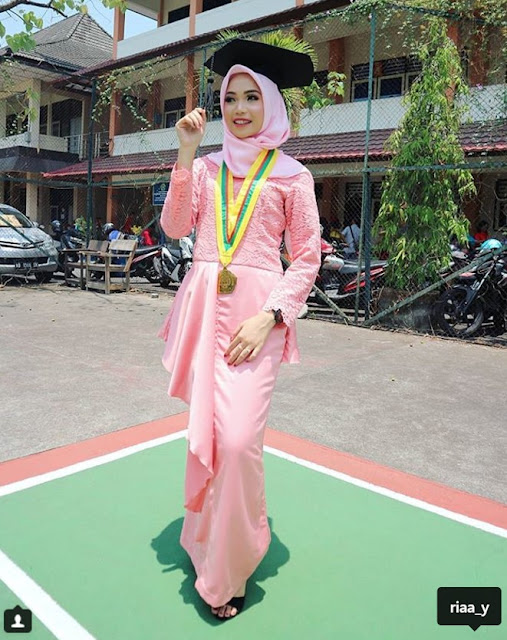 model hijab wisuda simple terbaru