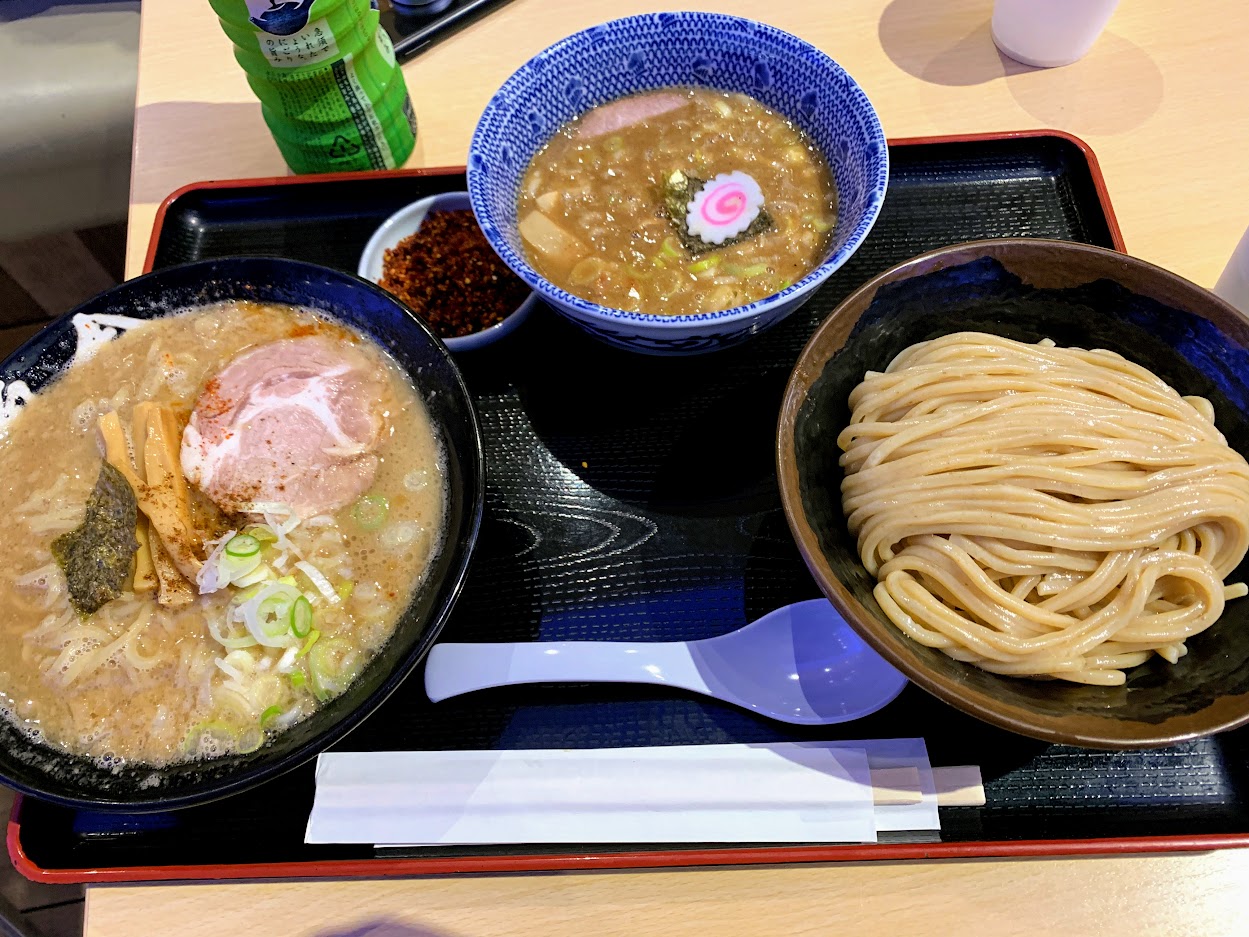 羽田機場登機口附近的沾麵