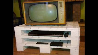 25 Ide Rak Tv dari Kayu Palet Minimalis Cocok Untuk Rumah Idaman