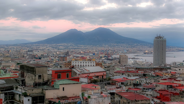 Napoli vista da Corso Vittorio Emanuele