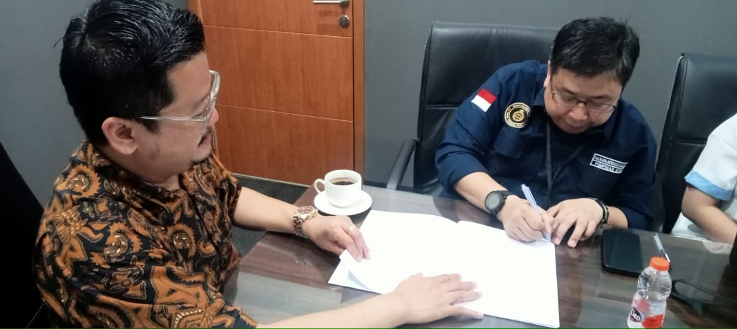 Direktur PT.Mugi Jaya Wasa Capt.H.Moh Anton E.P,.SE,.MM,.CHRA Mengunjungi Kantor Notaris PPAT Fahri Irsal,.SH,.M.Kn Tangerang - Banten
