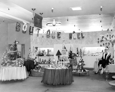 Perry Estate Jewelry on Boutique Noel  L A  Department Store  1950 S