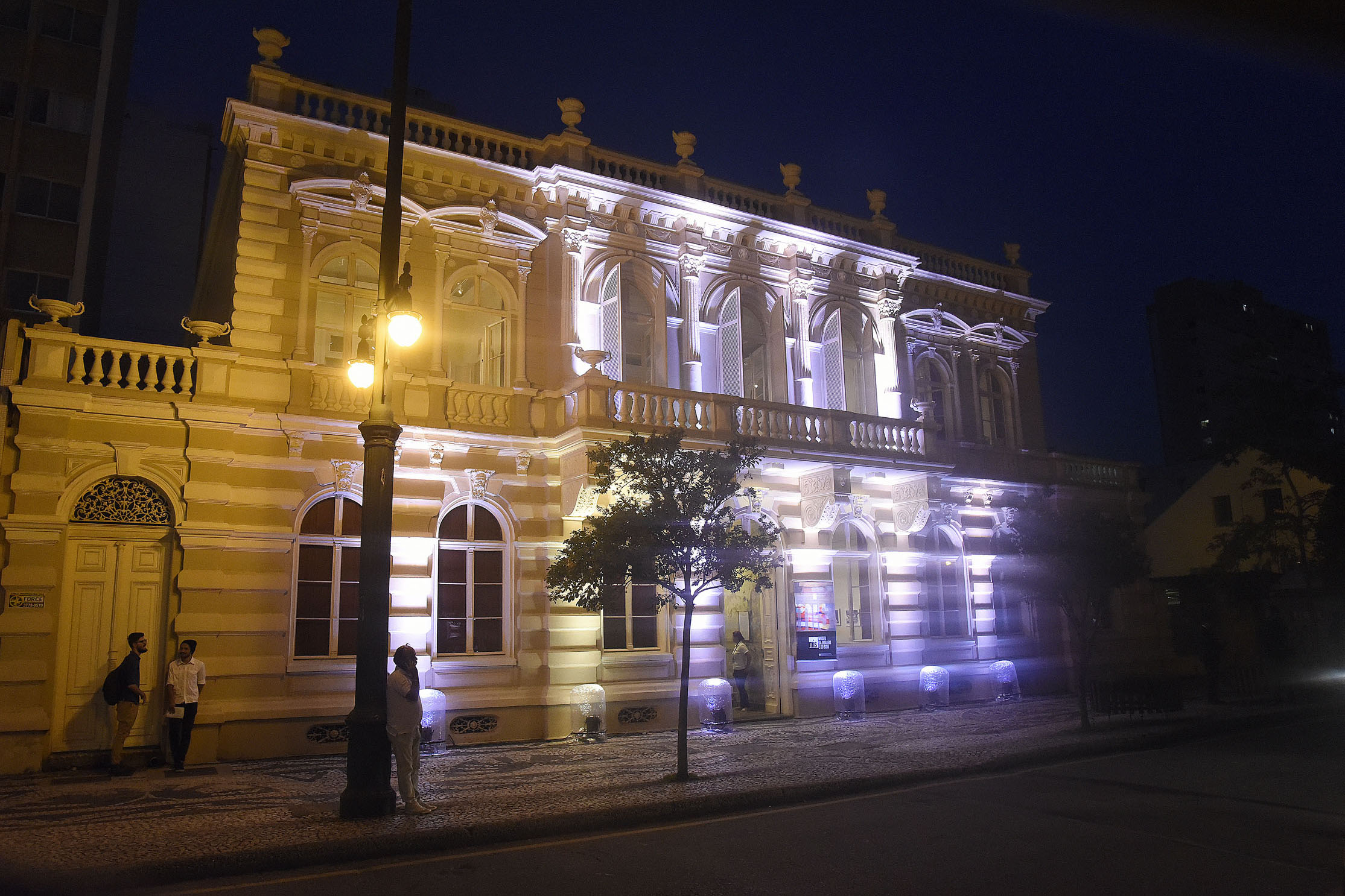 Nesta terça tem Cultura e História na ‘Visita Guiada Noturna’ do MIS-PR