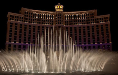 The Bellagio Casino Fountain Show Seen On    www.coolpicturegallery.net