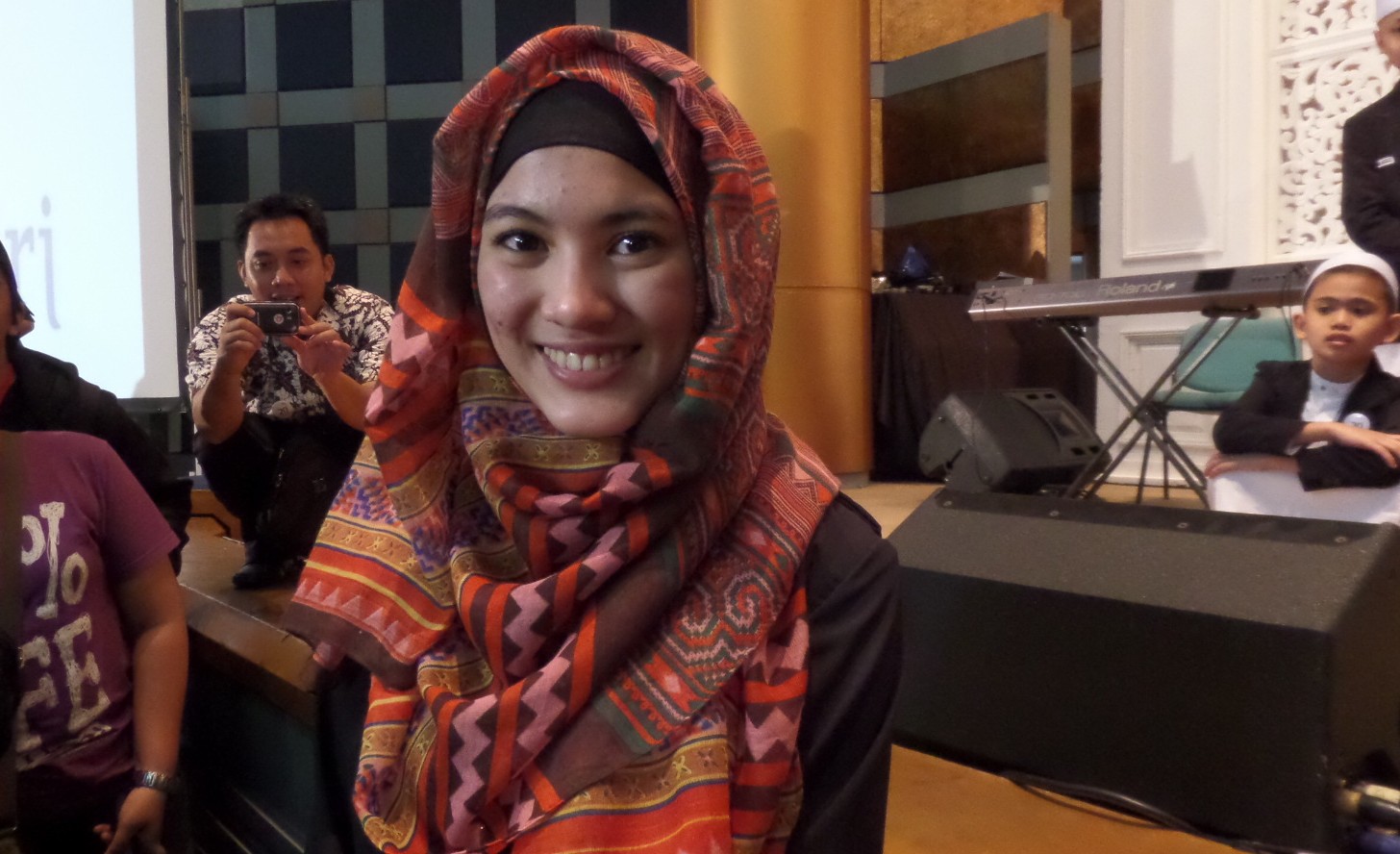Tutorial Hijab Alyssa Soebandono Yang Cocok Untuk Ke Acara Formal