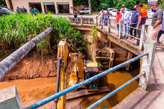Operação Limpa Rio na altura da Ponte do Imbuí, que será duplicada