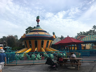 TriceraTop Spin Dinoland USA Disney's Animal Kingdom