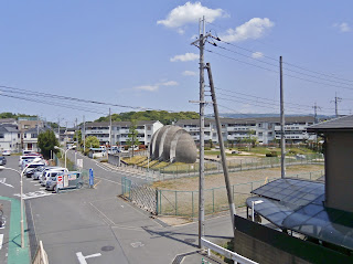 翠鳥園遺跡公園をイズミヤ古市店方向から撮影