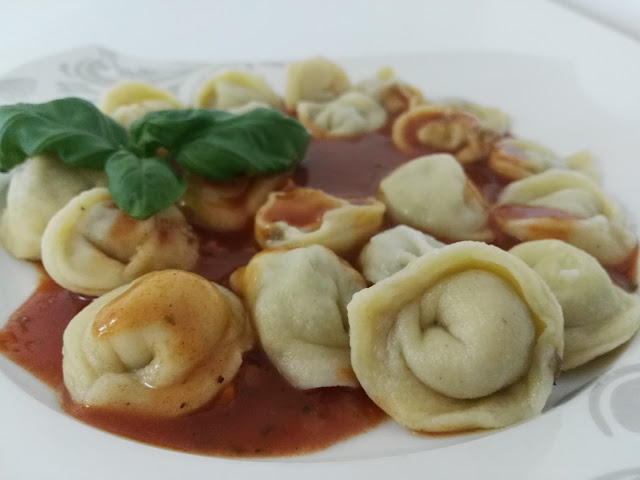 hausgemachte, würzige Tortellini