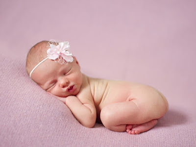 foto de bebe con listones rosadas