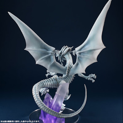 Figuras: Imágenes y detalles de ue Eyes White Dragon de "Yu Gi Oh Duel Monsters" - Megahouse