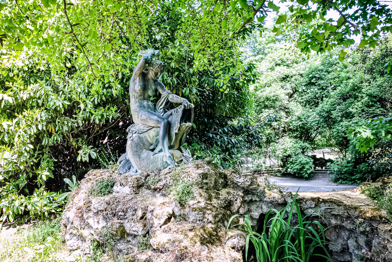 Statues du jardin des plantes à Paris