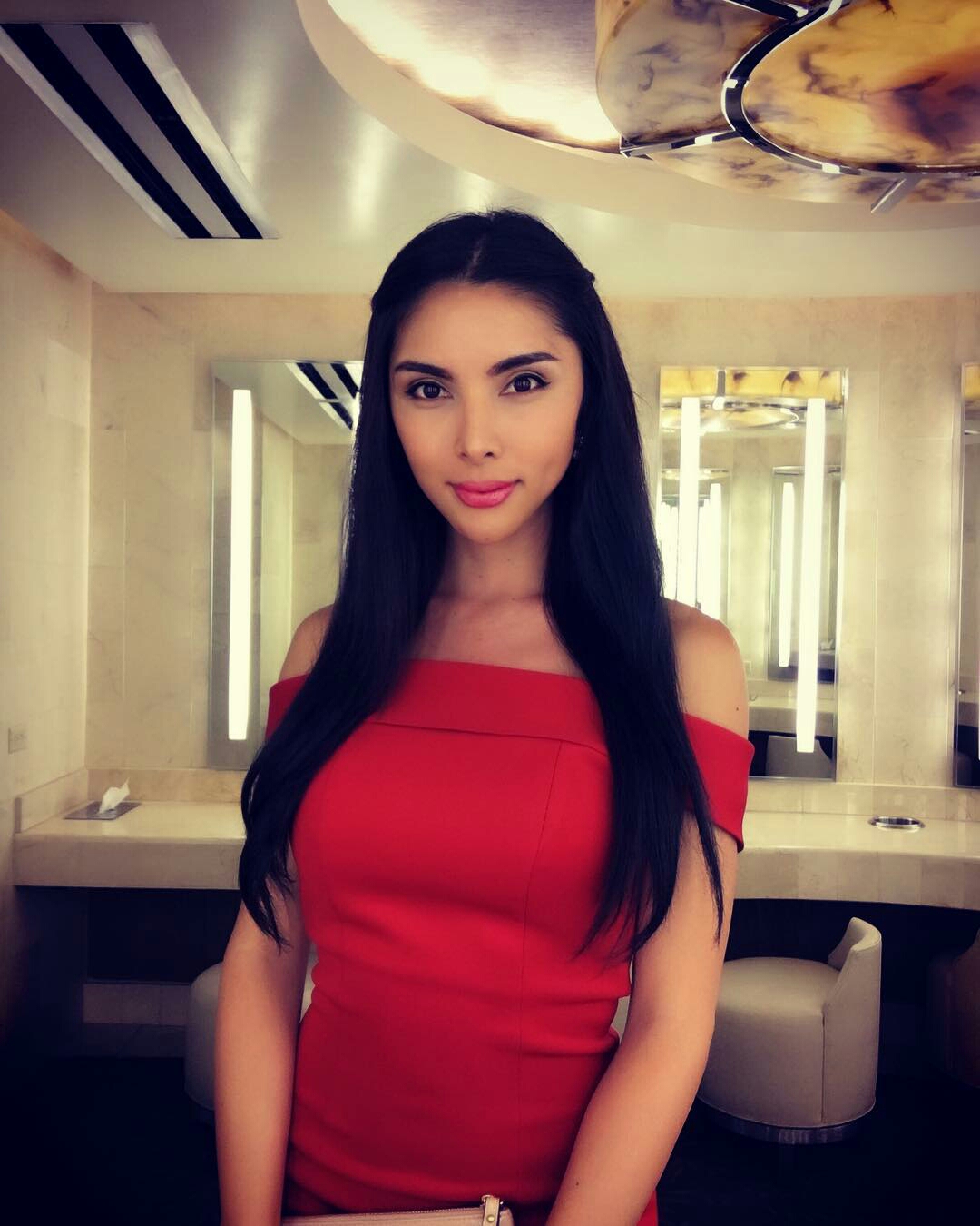 Sabel Gonzales – Pretty Philippines Transgender in Red 