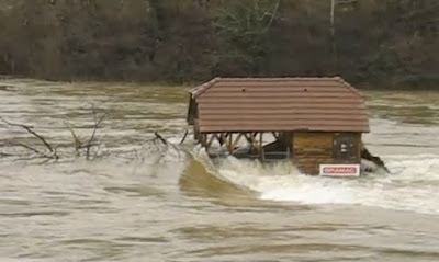 La Casa era costruita in mezzo al Fiume