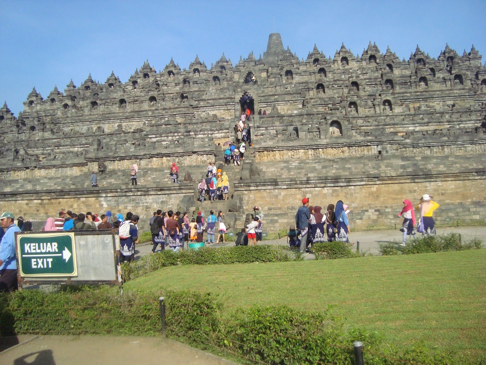 Berapa Buah Arca Di Candi Borobudur Ruana Sagita