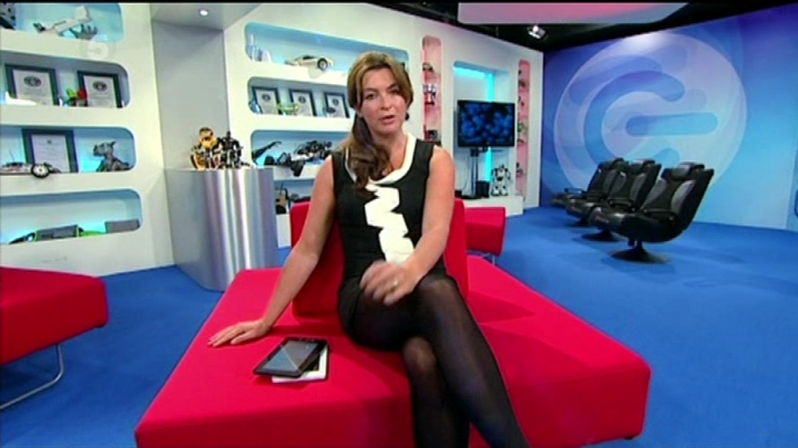 Suzi Perry Gadget Show Screen Caps