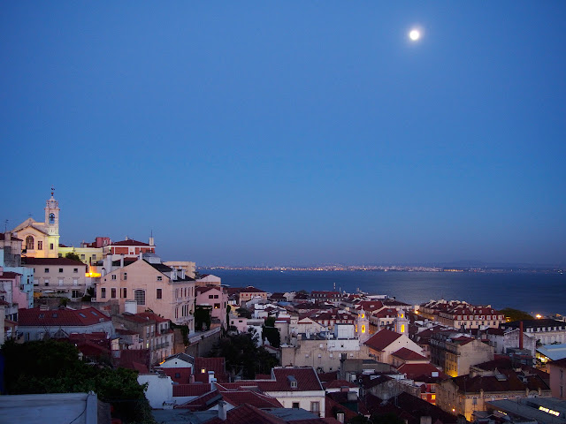 Lissabon - Bairro Alto, Tejo © Jost Schilgen