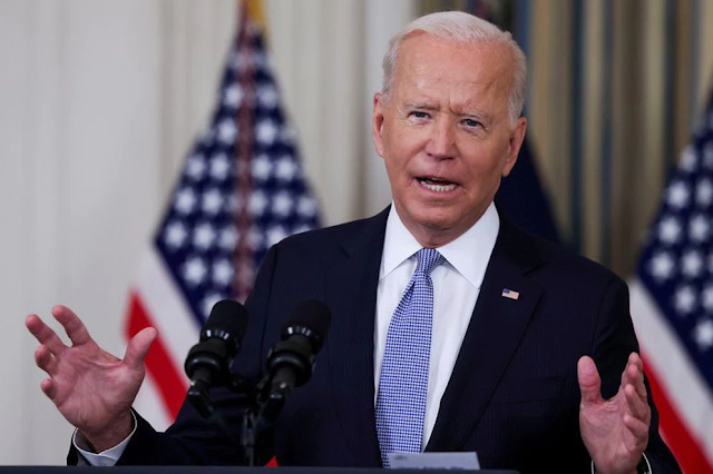 Joe Biden firmó una ley que endurece las restricciones a Huawei y ZTE