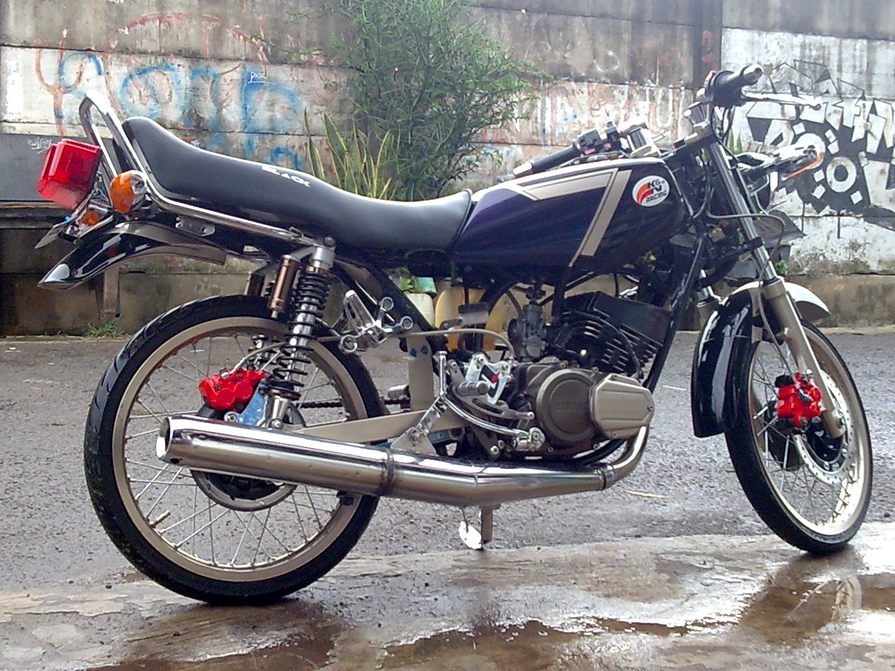 TIRTAMAS MOTOR MODIFIKASI YAMAHA RX KING 2004