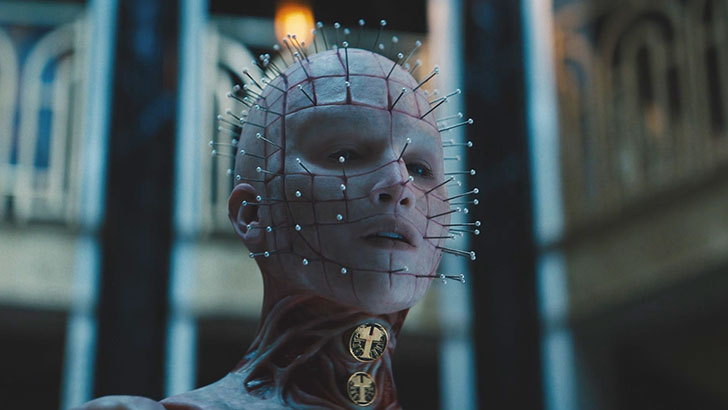 Jamie Clayton como Pinhead no filme 'Hellraiser', de David Bruckner | Foto: ©Hulu