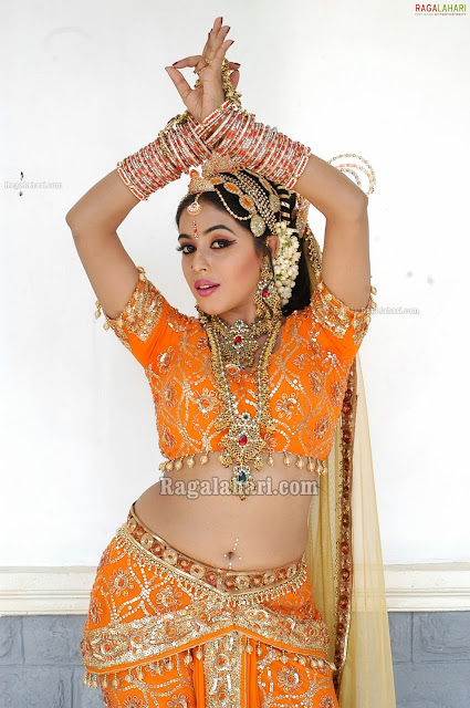 Actress Poorna Hot Navel