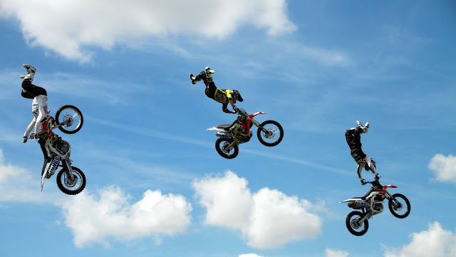 Motocross Aerial Acrobatics HD Wallpapers