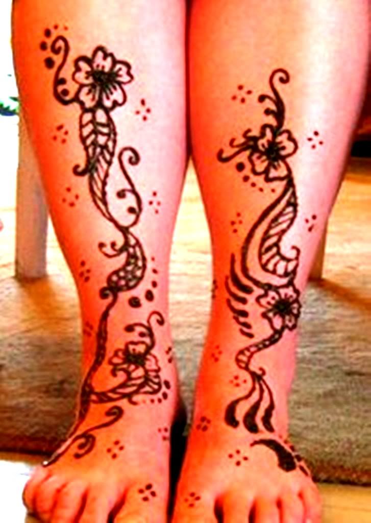 A henna tattoo design can be a very complicated and detailed piece