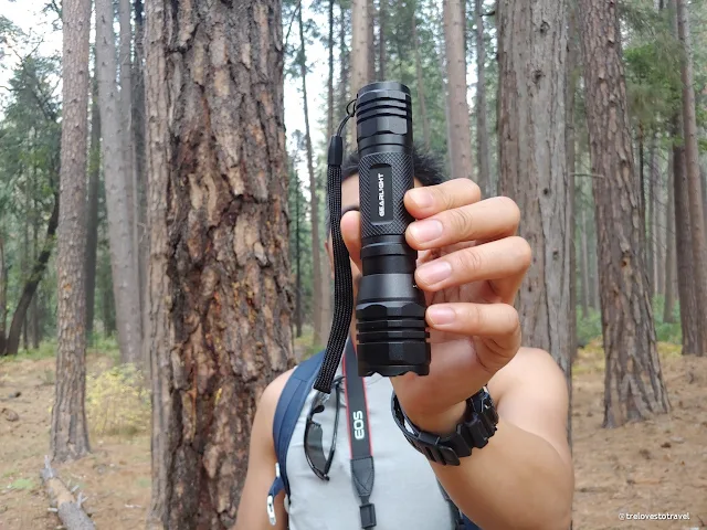 Caming flashlight hiking flashlight with zoom lens