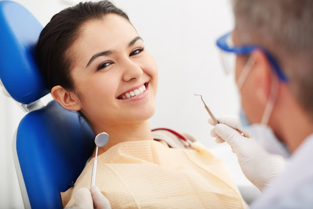 Nên nhổ răng khôn tại những nha khoa uy tín để đảm bảo an toàn, không có biến chứng xảy ra