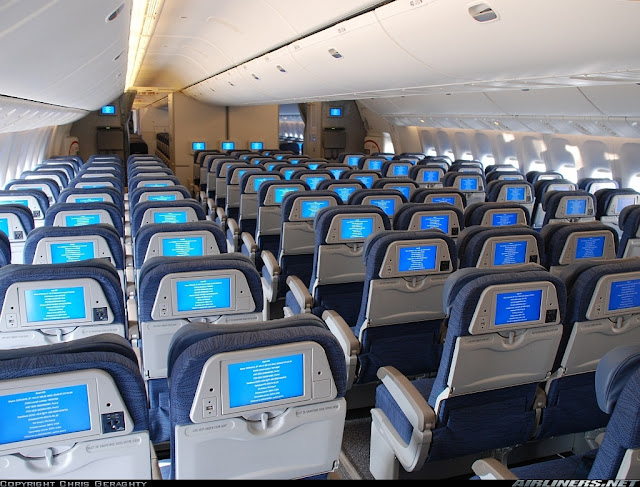 Boeing 777-200 Interior Photos