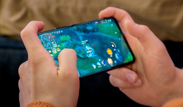 ROG Phone 7 series mobile gaming
