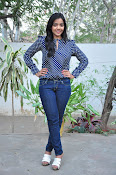 Nithya Shetty dazzling photo shoot-thumbnail-19