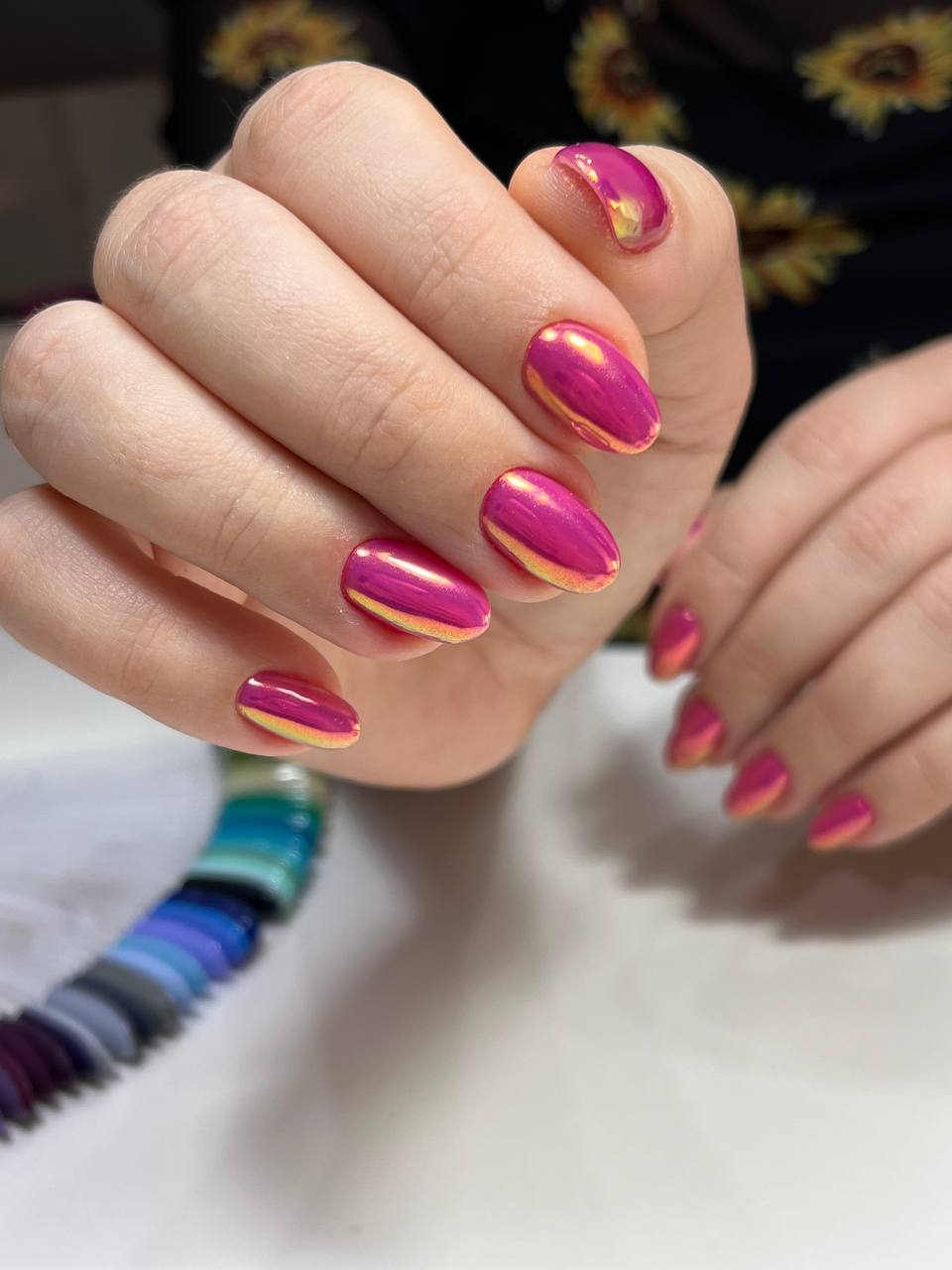 uñas rosadas tornasoladas