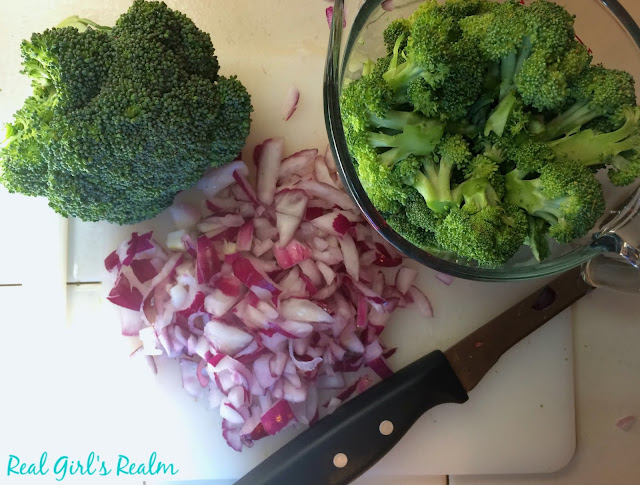 Make this easy broccoli and cheese soup in the crockpot!