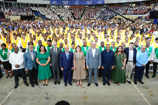 Vicepresidenta Raquel Peña encabeza graduación de 5, 414 técnicos y maestros técnicos del INFOTEP