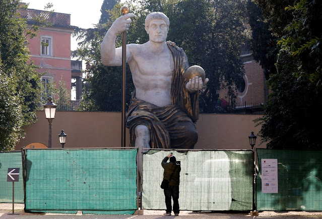 Ρώμη: Το 12μετρο άγαλμα του Μεγάλου Κωνσταντίνου - Πως το ανακατασκεύσαν