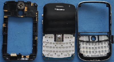 Cara Ganti LCD Blackberry Aurora - Buka Casing Belakang