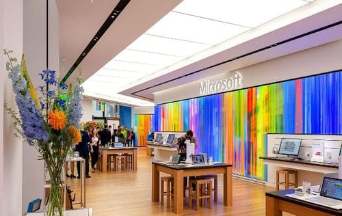 Microsoft returns to physical retail