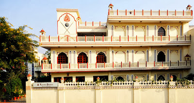 http://www.laxmipalacehotel.com/