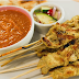 Thịt xiên nướng Satay và sốt đậu phộng Thái Lan